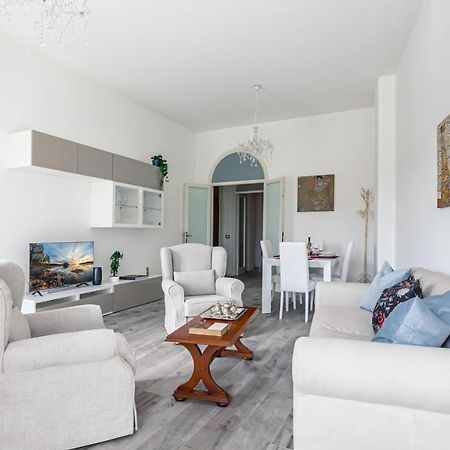 Lungarno Elegant Apartment With Panoramic Balcony Pisa Ngoại thất bức ảnh