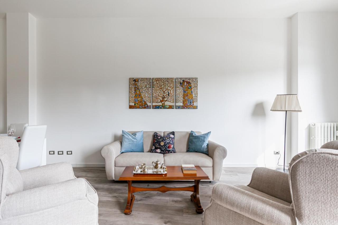 Lungarno Elegant Apartment With Panoramic Balcony Pisa Ngoại thất bức ảnh