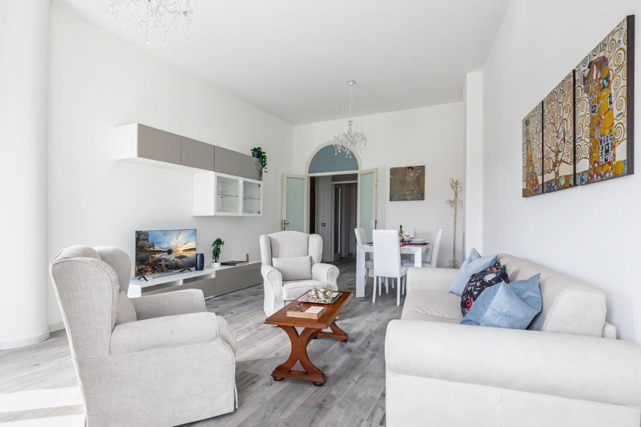 Lungarno Elegant Apartment With Panoramic Balcony Pisa Ngoại thất bức ảnh